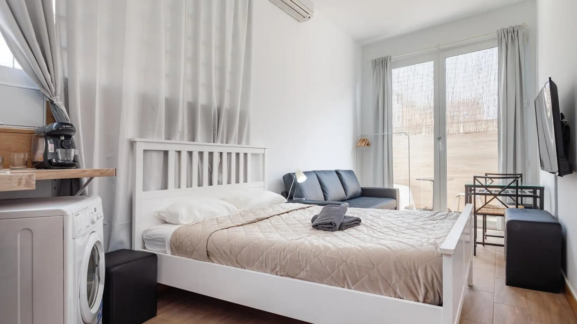 Camp Nou & Fira Business Lofts Aparthotel L'Hospitalet de Llobregat