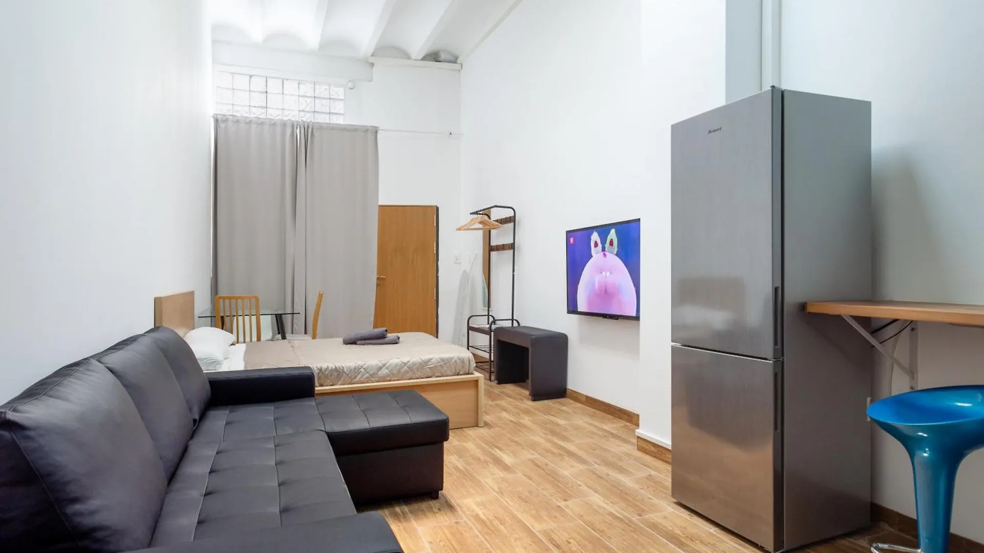 Aparthotel Camp Nou & Fira Business Lofts L'Hospitalet de Llobregat Spagna