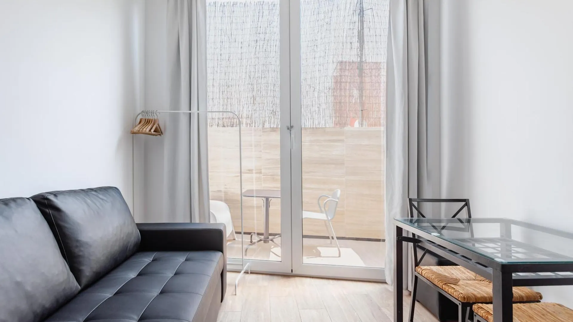 Aparthotel Camp Nou & Fira Business Lofts L'Hospitalet de Llobregat