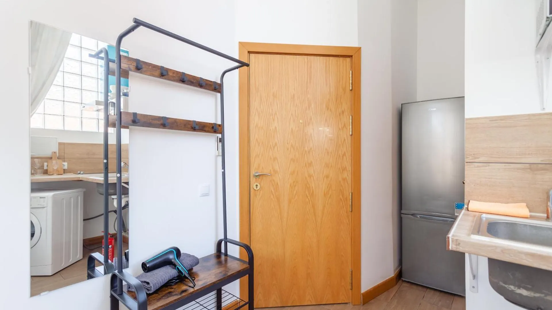 Aparthotel Camp Nou & Fira Business Lofts L'Hospitalet de Llobregat 0*,